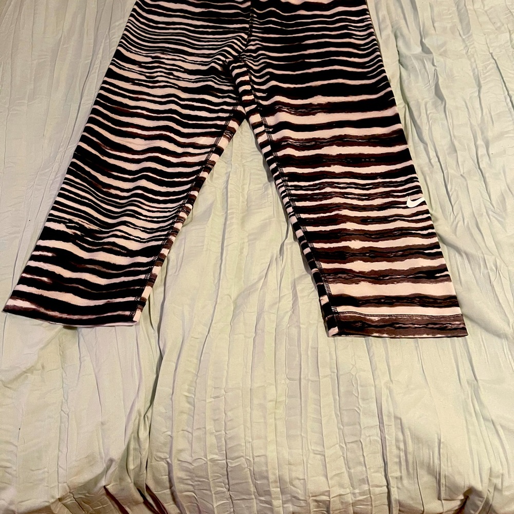 Nike capris Large